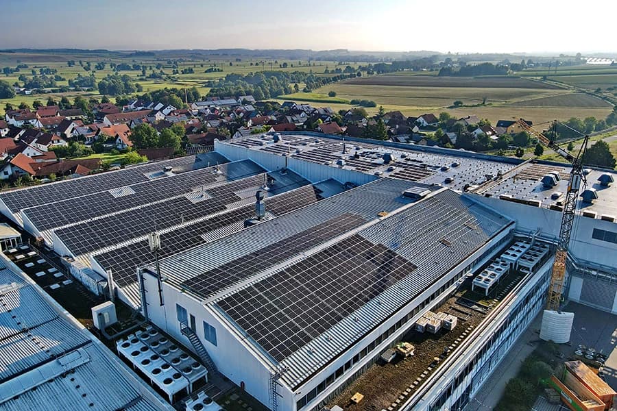 750 kWp Photovoltaik-Anlage für Webasto in Schierling, installiert von Grammer Solar